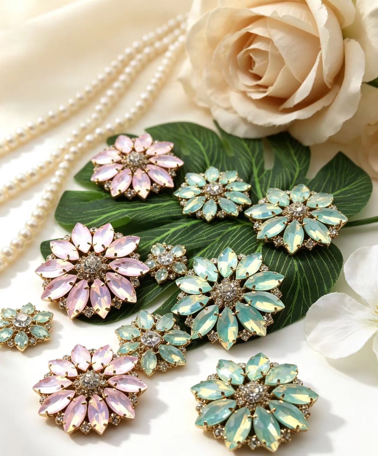 أزرار كريستال راتنجية على شكل  - مراجعة Sew On Rhinestone وسعره