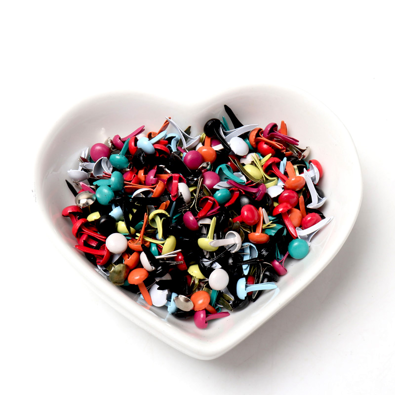 مسامير معدنية مستديرة ملونة مت - مراجعة Embellishments For Scrapbooking وسعره